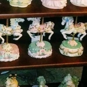 Complete set Heritage House Country Fair Music Figurines.